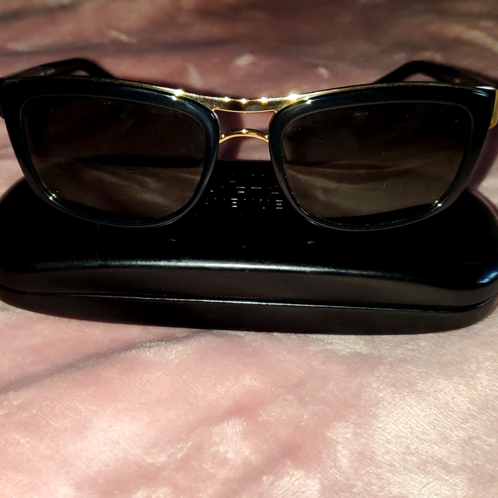 Tory Burch sunglasses ty9008